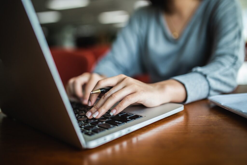 estes-sao-os-5-signos-que-mais-sofrem-com-a-inveja-no-trabalho