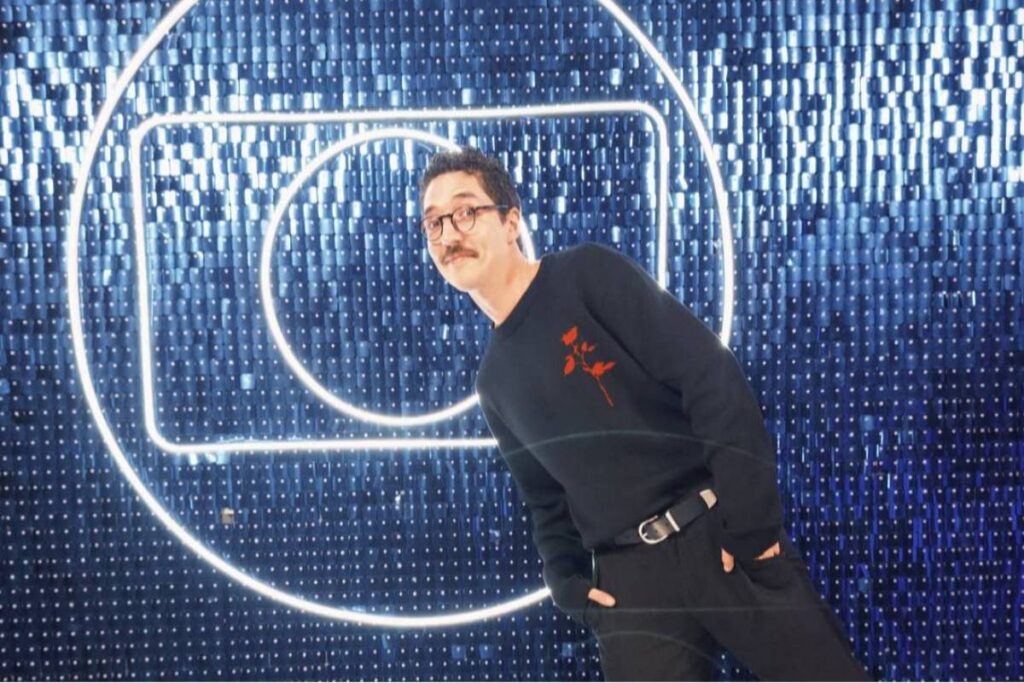 joao-vitor-silva-abre-o-jogo-sobre-conciliar-trabalho-e-namoro-com-iza