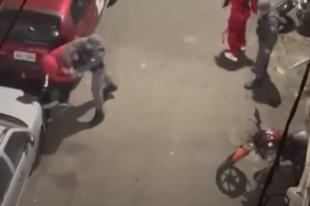 pm-da-cotovelada-e-chutes-no-rosto-de-homem-rendido-em-heliopolis.-veja-video