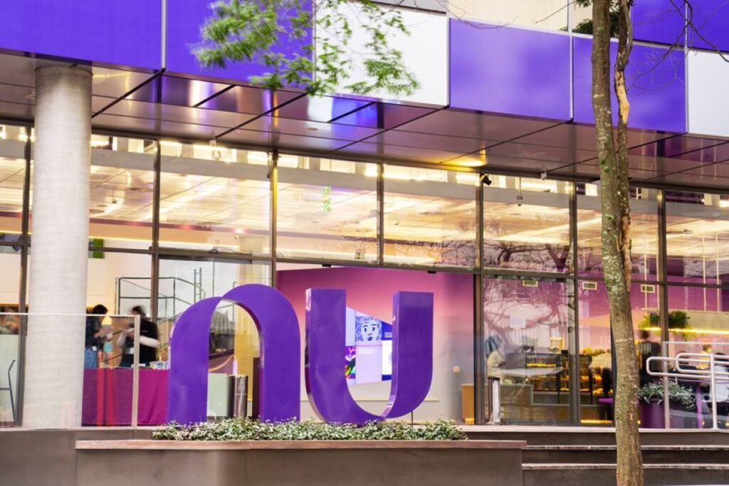 nubank-fecha-trimestre-com-lucro-de-us$-871-milhoes-e-frustra-mercado