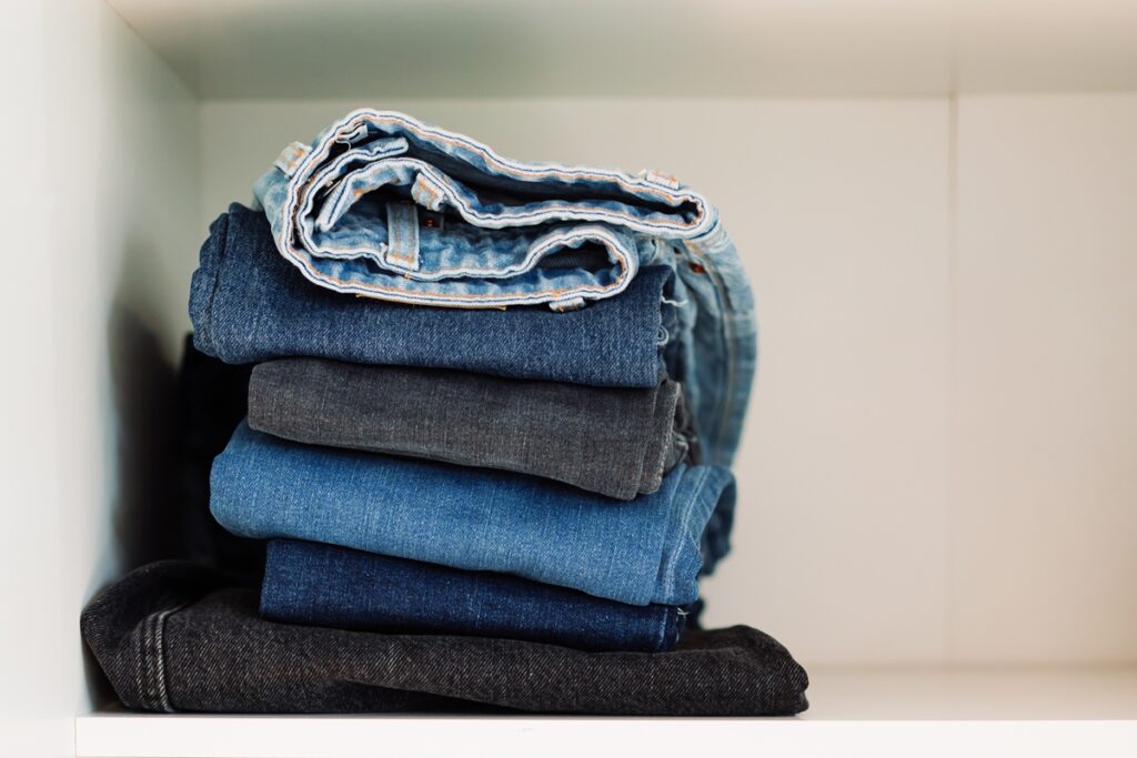 saiba-5-maneiras-de-evitar-mau-cheiro-em-calcas-jeans