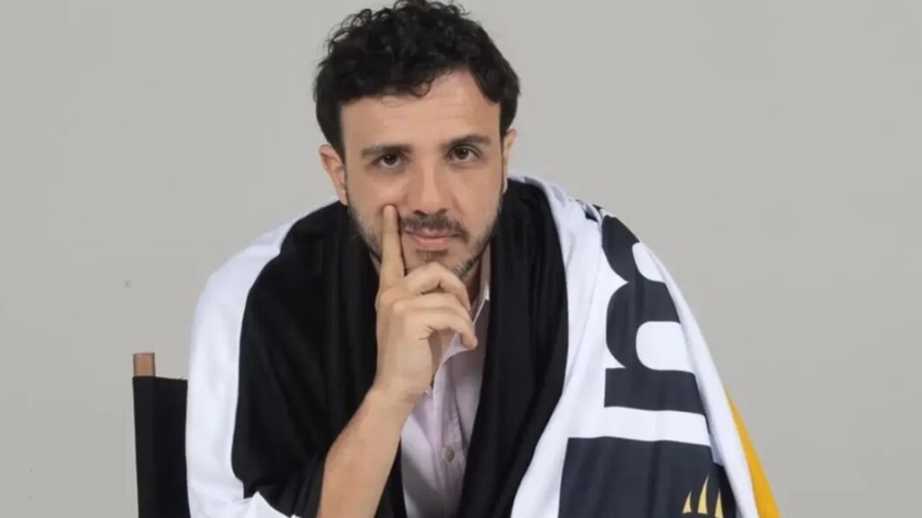 campanha-de-flavio-bolsonaro-diz-que-ele-nao-ira-a-debates-se-renan-santos-for