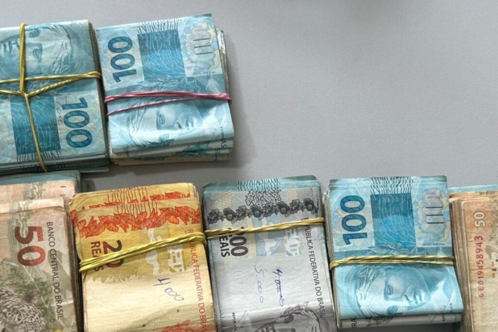 irmao-furta-homem-que-economizava-para-comprar-aparelho-auditivo