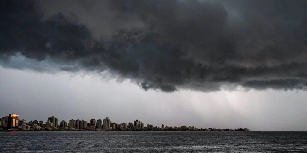 ciclone-deve-provocar-temporais-e-rajadas-de-vento-em-santa-catarina