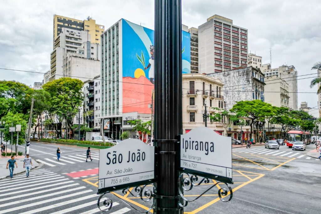 cidade-limpa:-regiao-da-“times-square-de-sp”-e-uma-das-mais-multadas