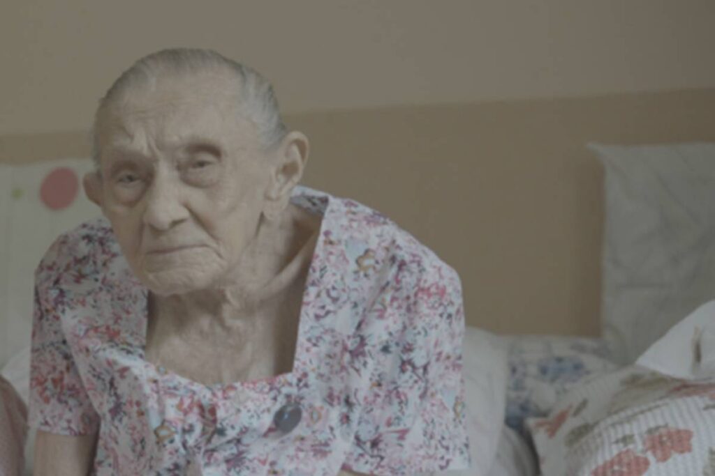 aos-110-anos,-dona-luzia-conserva-memorias-dos-primeiros-passos-no-df.-veja-video