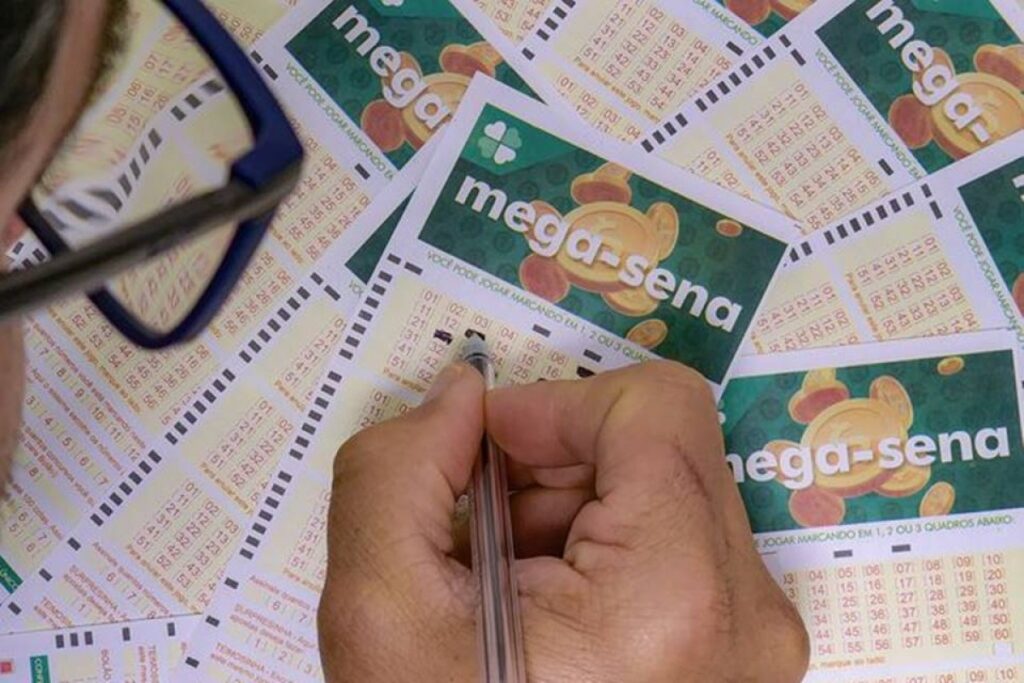 mega-sena-pode-pagar-r$-65-milhoes-neste-sabado-(16/5)