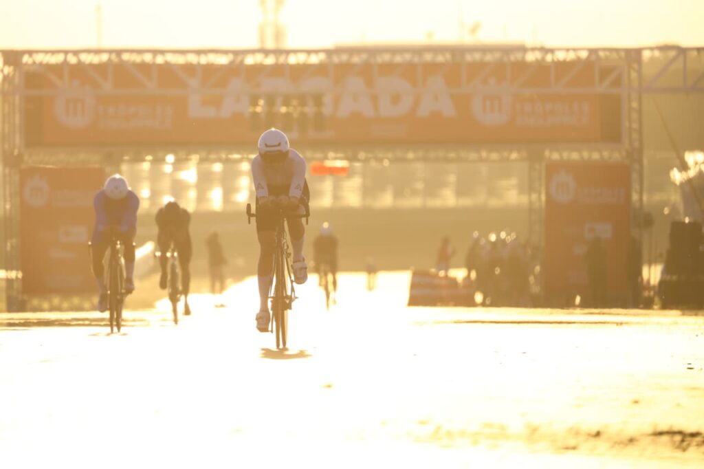 metropoles-endurance-ciclismo:-veja-como-foram-as-largadas-do-contrarrelogio.-veja-video