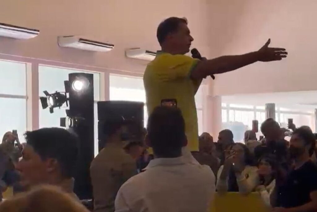 flavio-diz-que-condenados-do-8/1-subirao-a-rampa-do-planalto-com-ele.-veja-video
