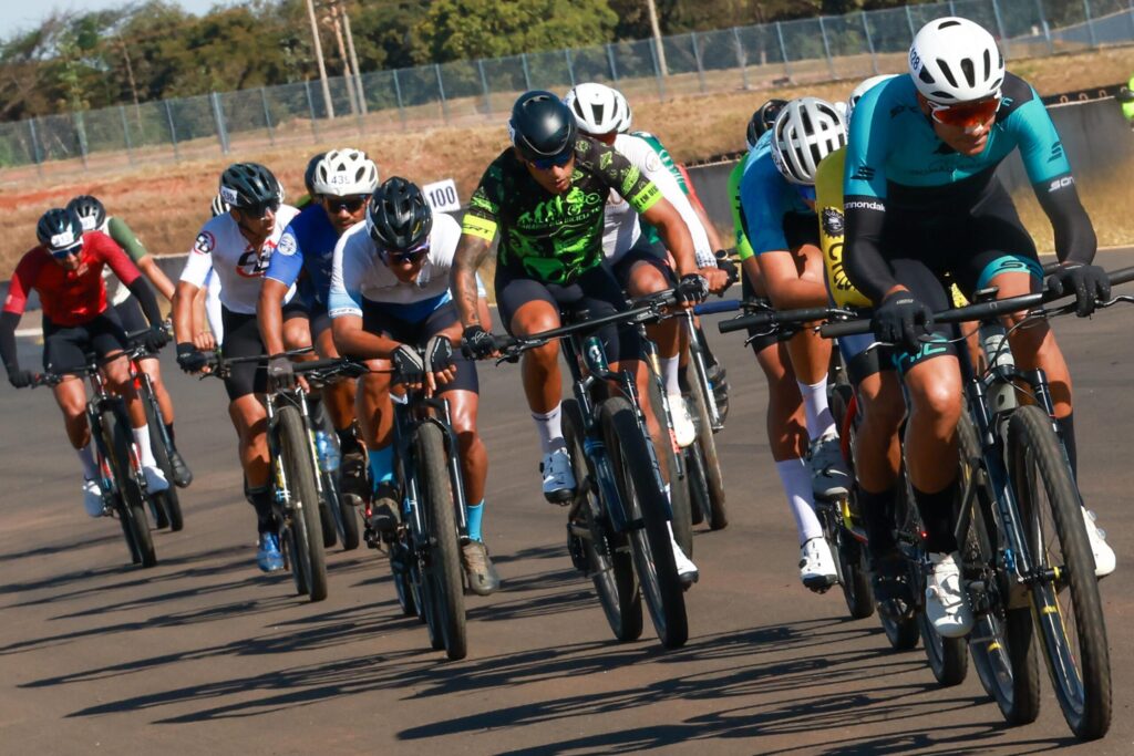 metropoles-endurance-ciclismo:-entenda-como-sera-a-largada-neste-domingo