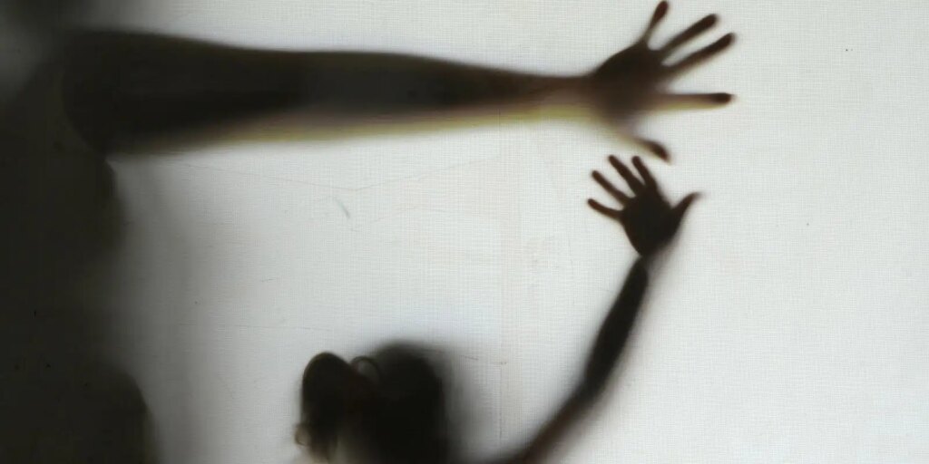 violencia-sexual-atinge-64-meninas-por-dia-no-pais