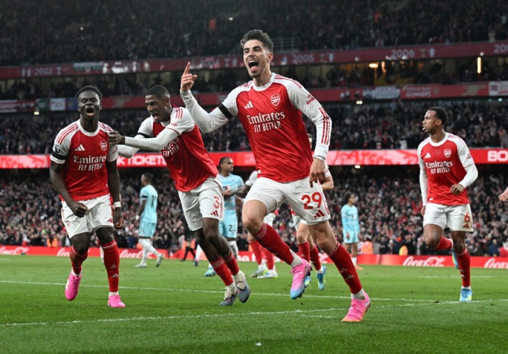 premier-league:-arsenal-vence-burnley-e-joga-pressao-para-o-city