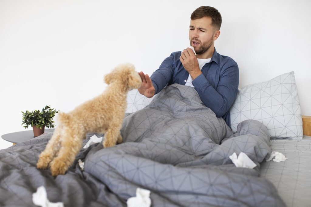 alergia-a-gato-e-cachorro:-como-conviver-bem-com-o-pet,-segundo-expert