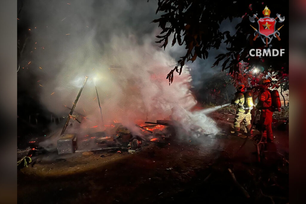 incendio-destroi-casa-no-paranoa-e-ameaca-fiacao-eletrica