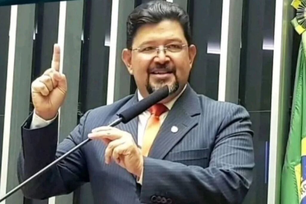 vereador-que-se-recusou-a-ler-projeto-lgbt+-e-absolvido-de-homofobia