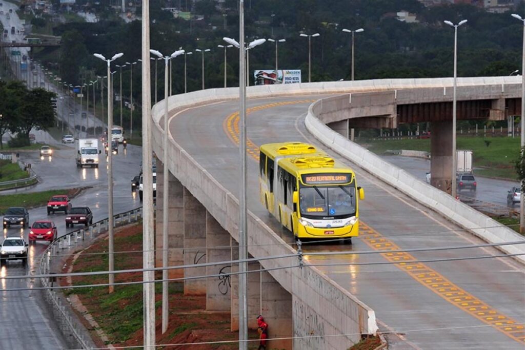 projeto-que-preve-oferta-de-onibus-24-horas-por-dia-e-aprovado-na-cldf