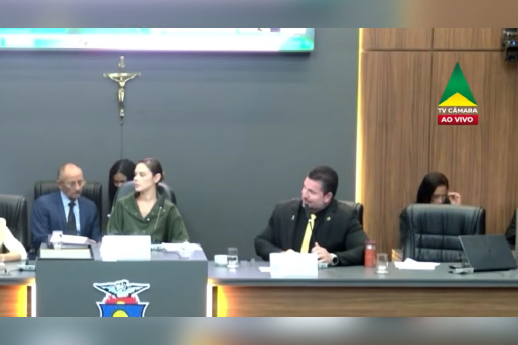 vereador-fala-em-“punhetagem”-ao-criticar-emendas-federais.-veja-video