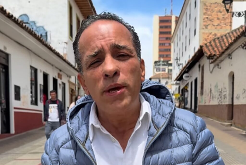 carro-de-senador-colombiano-e-alvejado-por-tiros-de-fuzis