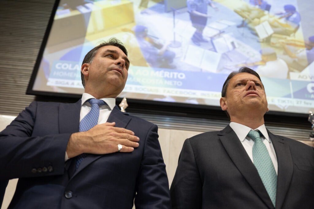 sem-muro-e-sem-gripe,-tarcisio-mantem-distancia-estrategica-de-flavio