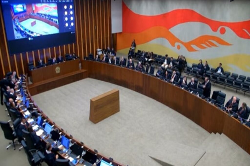 tjdft-define-listas-triplices-para-o-tre-df.-advogado-leonardo-da-fonseca-e-o-mais-votado