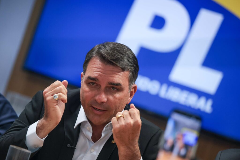 pl-da-prazo-para-flavio-bolsonaro-provar-que-nao-derreteu