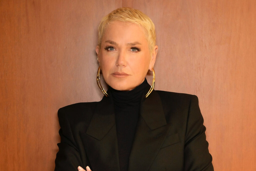 xuxa-detona-apos-politicos-proporem-escala-de-trabalho-de-52-horas