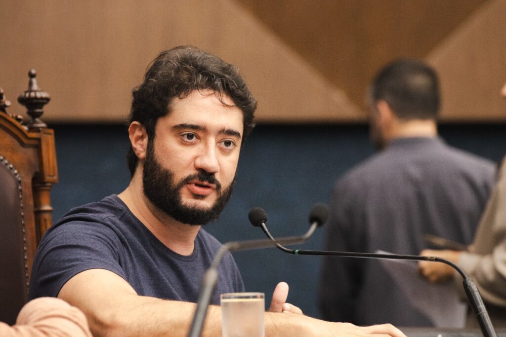 eleicao-em-mg:-pre-candidato-do-mdb-conversa-com-dirigentes-petistas