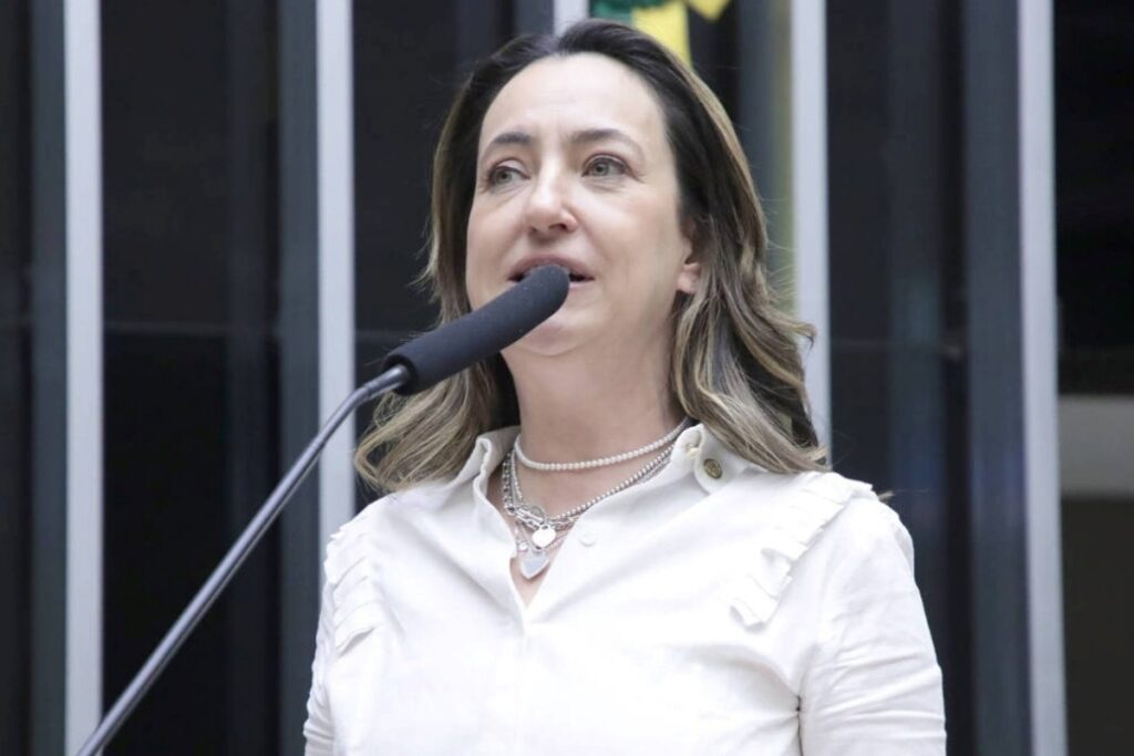 deputada-do-pl-aciona-o-tse-contra-lula-por-propaganda-antecipada.-video