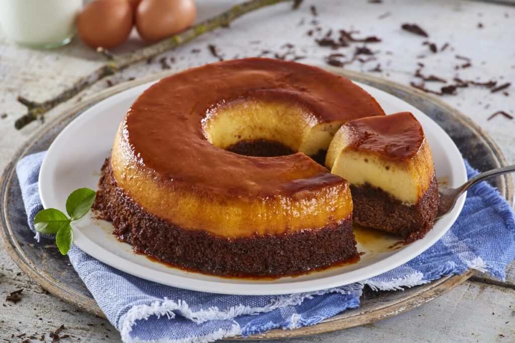 bolo-pudim:-nova-obsessao-da-internet-lota-as-confeitarias;-conheca