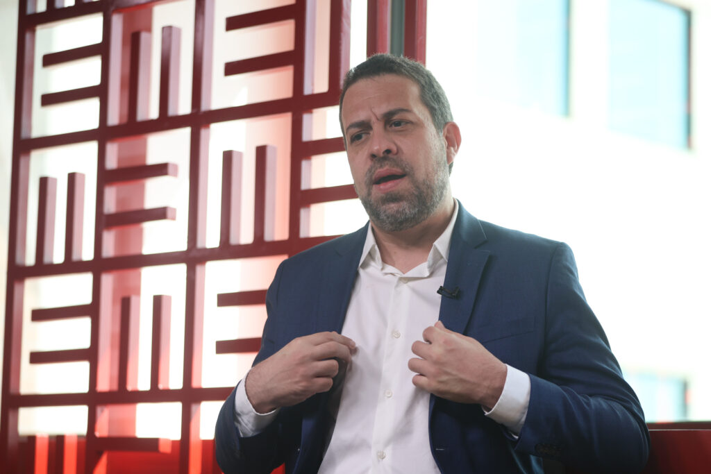 boulos-chega-a-bh-em-busca-de-apoio-pelo-fim-da-escala-6×1