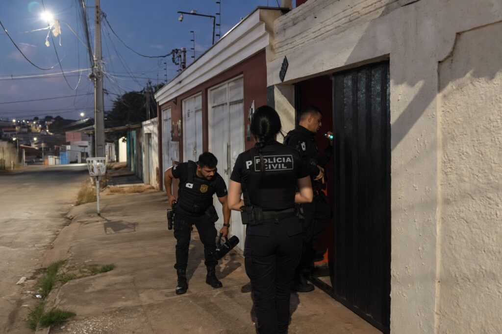 cidade-de-mg-vira-“paraiso”-de-criminosos-virtuais-que-fazem-vitimas-no-brasil-inteiro.-video