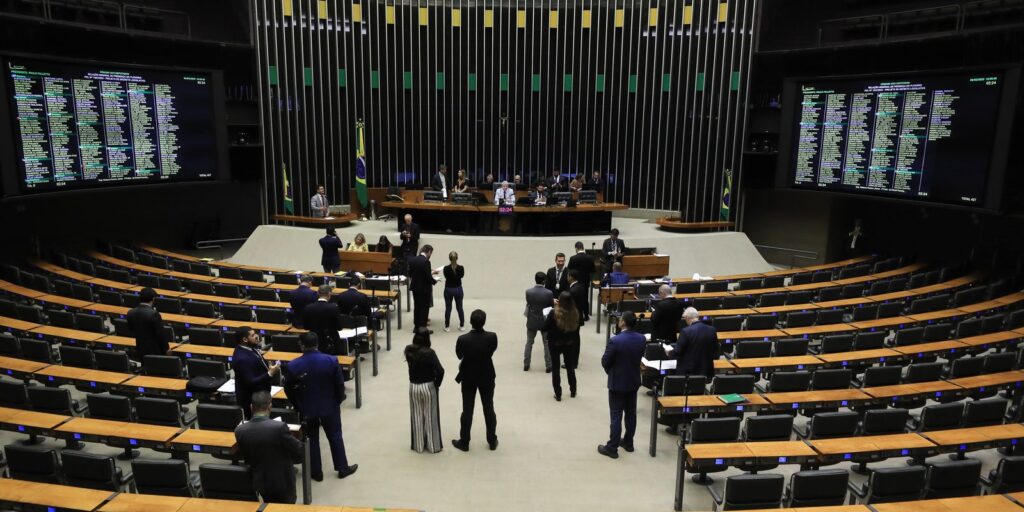Minirreforma eleitoral limita e parcela multas de partidos; entenda minirreforma-eleitoral-limita-e-parcela-multas-de-partidos;-entenda