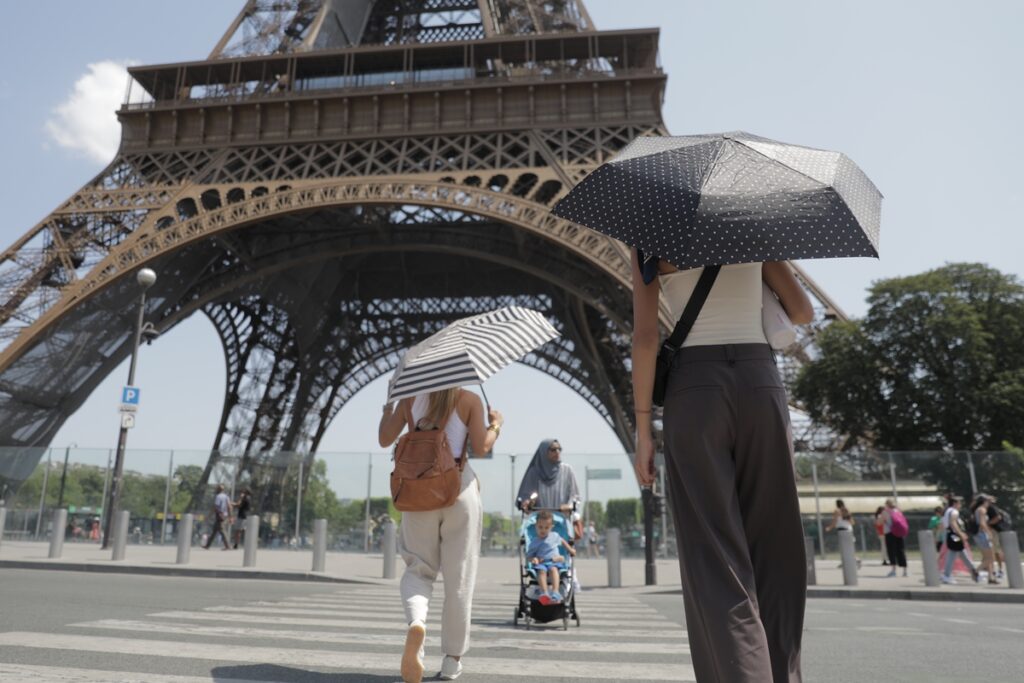 parte-de-escadaria-original-da-torre-eiffel-e-leiloada-por-r$-2,6-milhoes