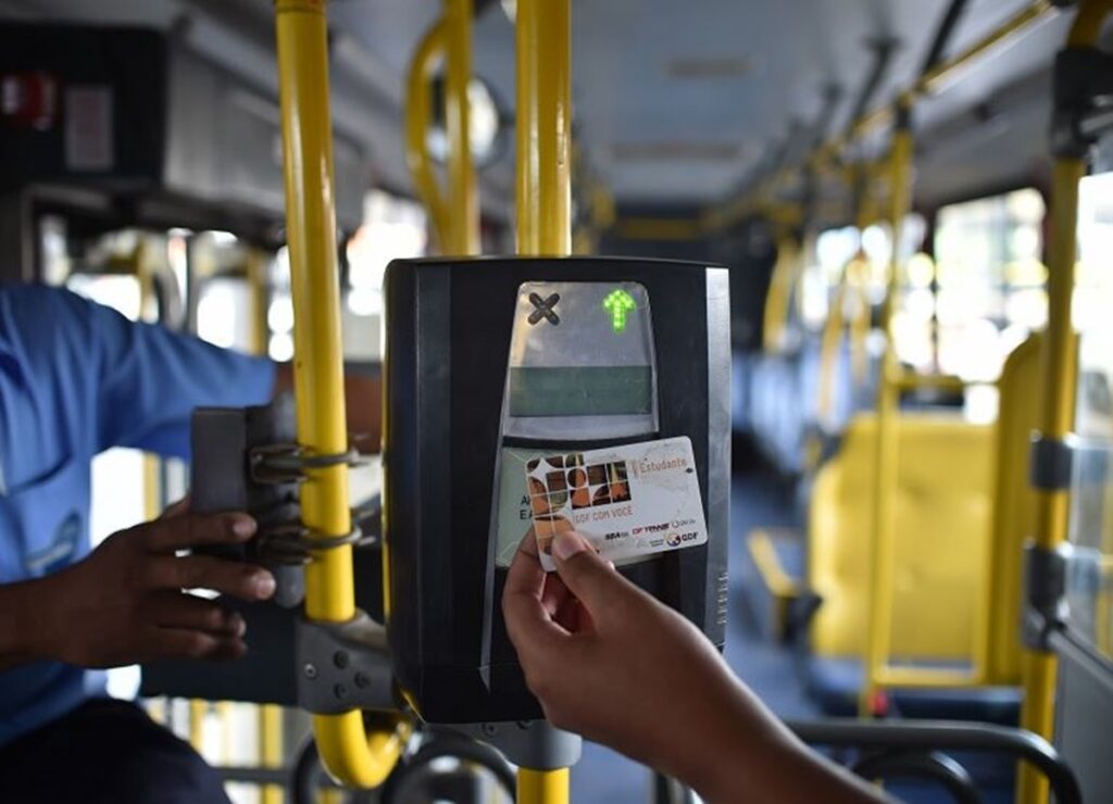 no-de-passageiros-no-transporte-publico-sobe-70%-aos-domingos-com-o-vai-de-graca-no-df