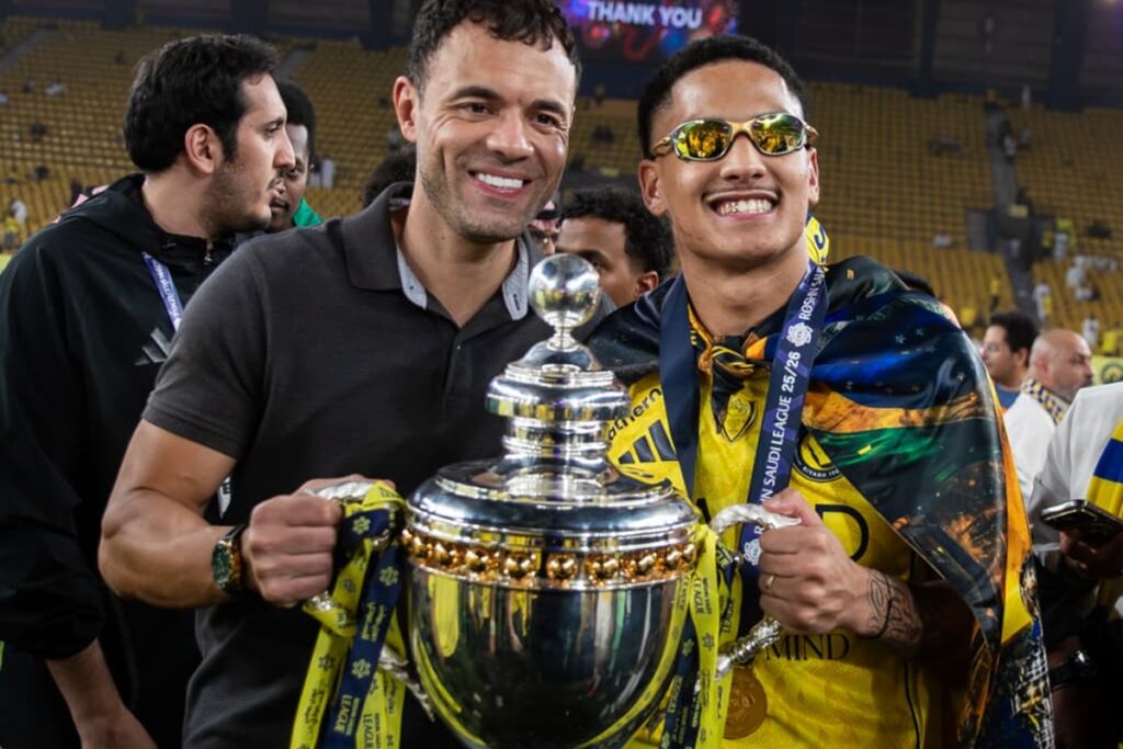 angelo-gabriel-comemora-titulo-do-sauditao-pelo-al-nassr