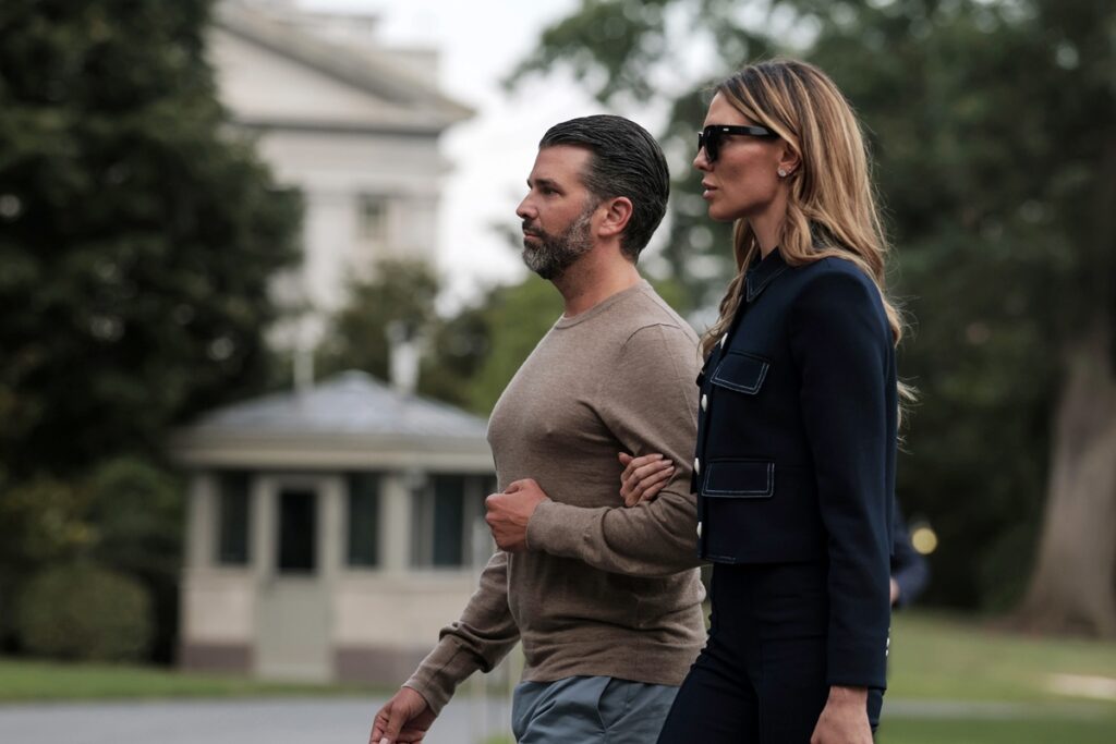 donald-trump-jr.-e-bettina-anderson-ja-estao-casados,-afirma-site
