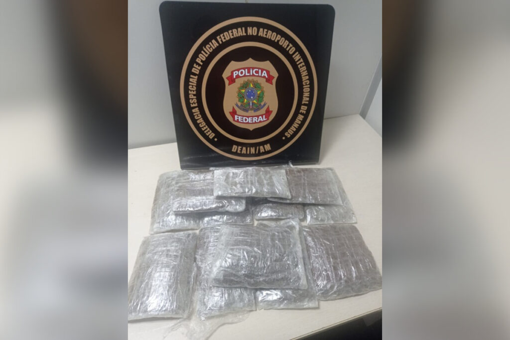 pf-prende-mulher-com-“super-maconha”-enrolada-na-perna-rumo-a-brasilia