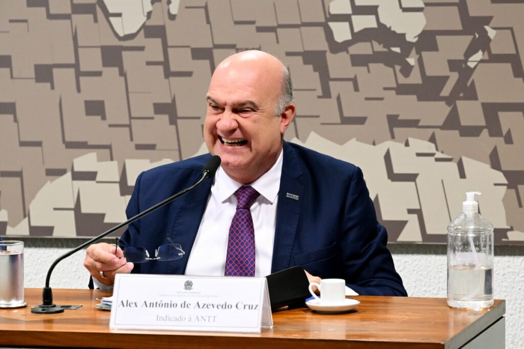 “mijou-no-carro-e-me-deu-um-soco”,-diz-motorista-sobre-diretor-da-antt