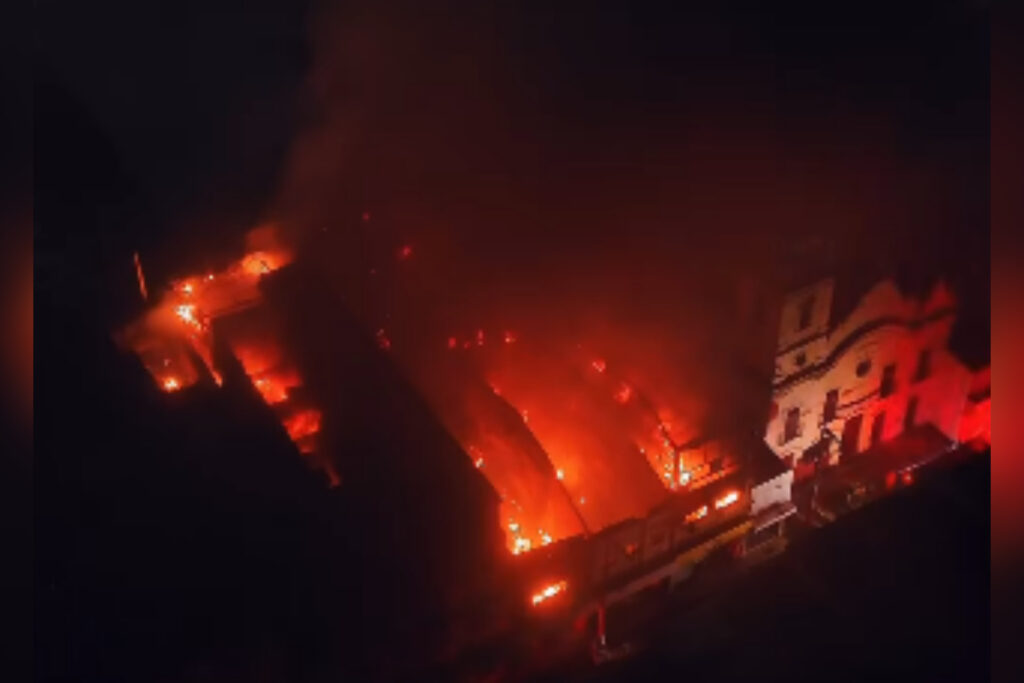 incendio-atinge-imoveis-comerciais-no-centro-historico-do-recife