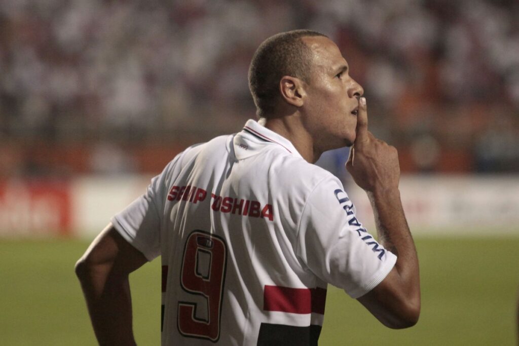 luis-fabiano-anuncia-pre-candidatura-a-deputado-federal-por-sp