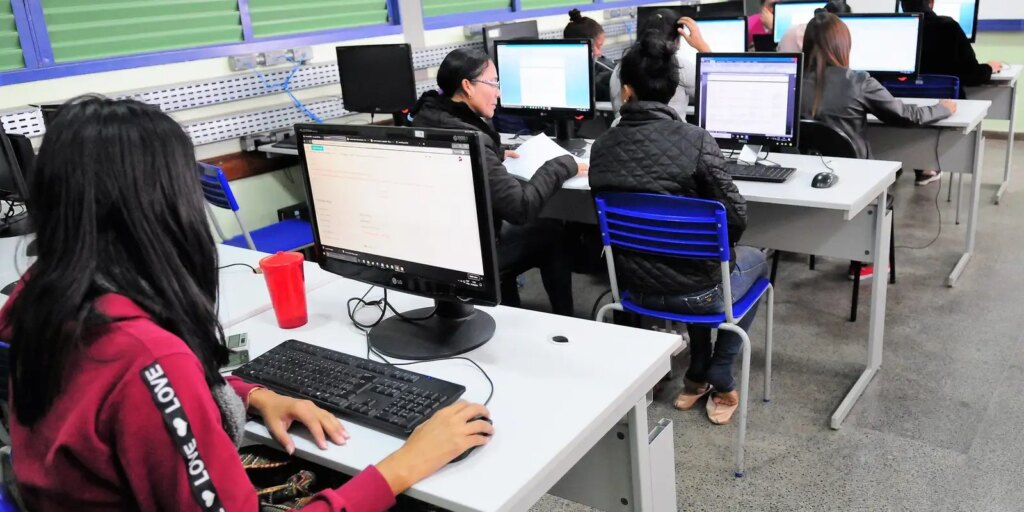 Brasil supera 100 mil escolas públicas com internet gratuita brasil-supera-100-mil-escolas-publicas-com-internet-gratuita
