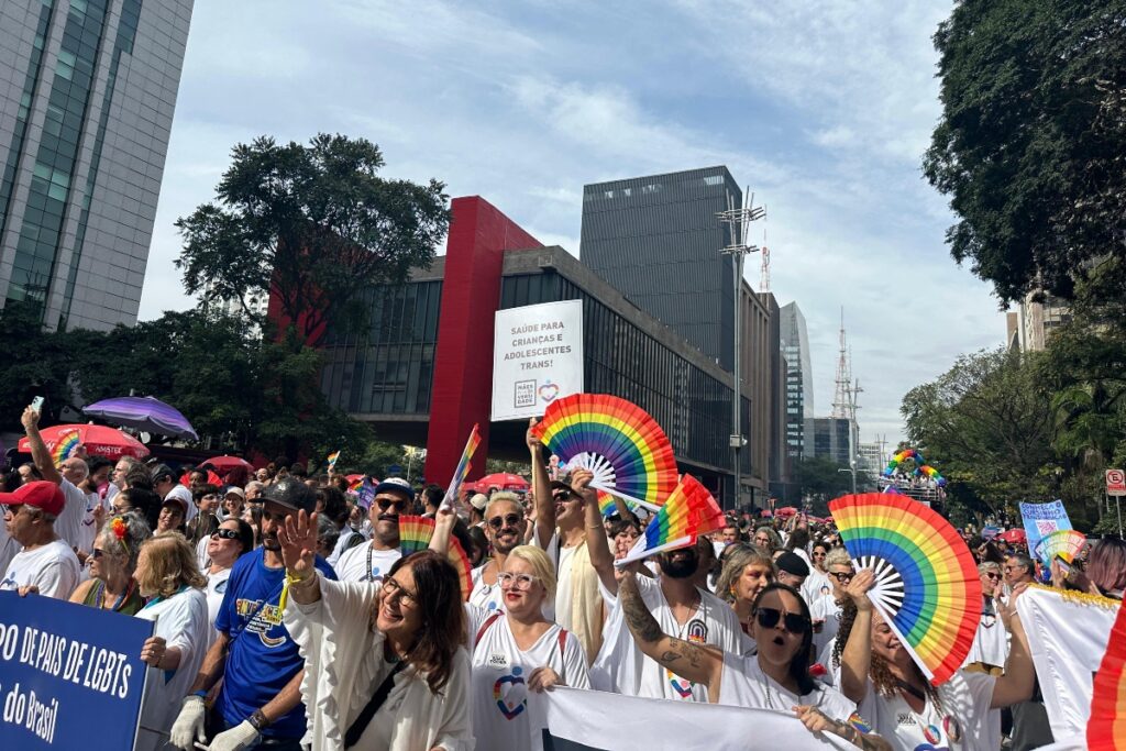 multa-de-r$-1-milhao:-camara-de-sp-aprova-veto-a-criancas-na-parada-lgbt