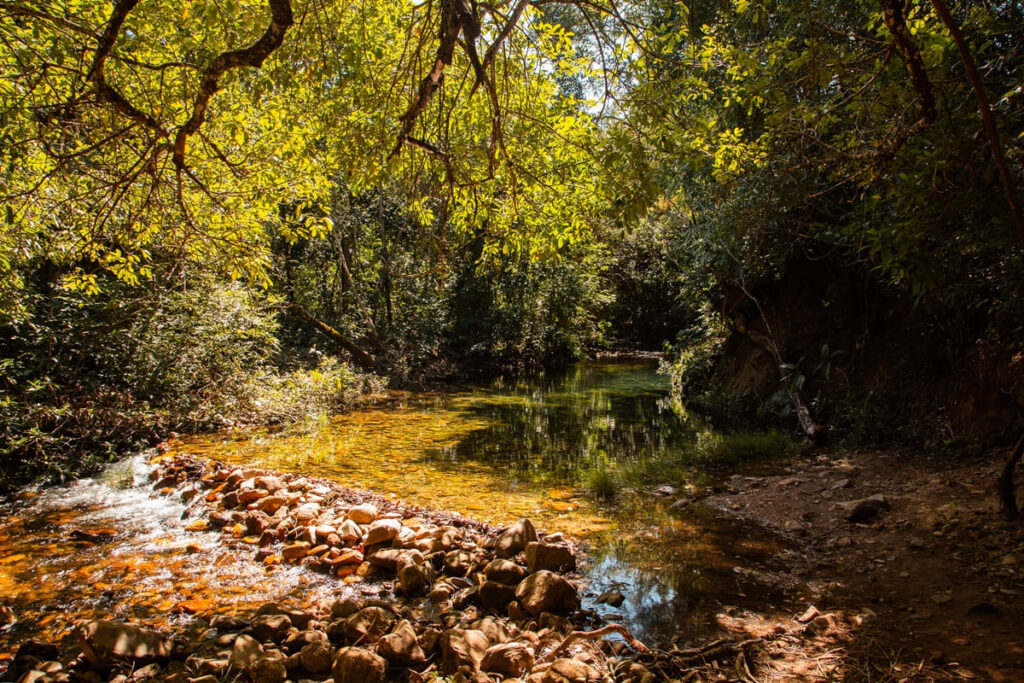 cachoeira-na-chapada-dos-veadeiros-tera-area-para-nudismo.-saiba-qual