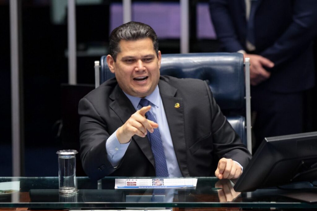redutos-de-aliados-de-alcolumbre-e-elmar-lideram-doacoes-na-codevasf