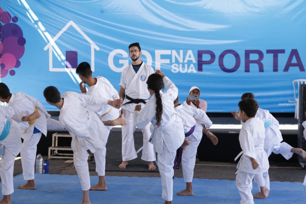 gdf-na-sua-porta-leva-cidadania-para-perto-da-populacao