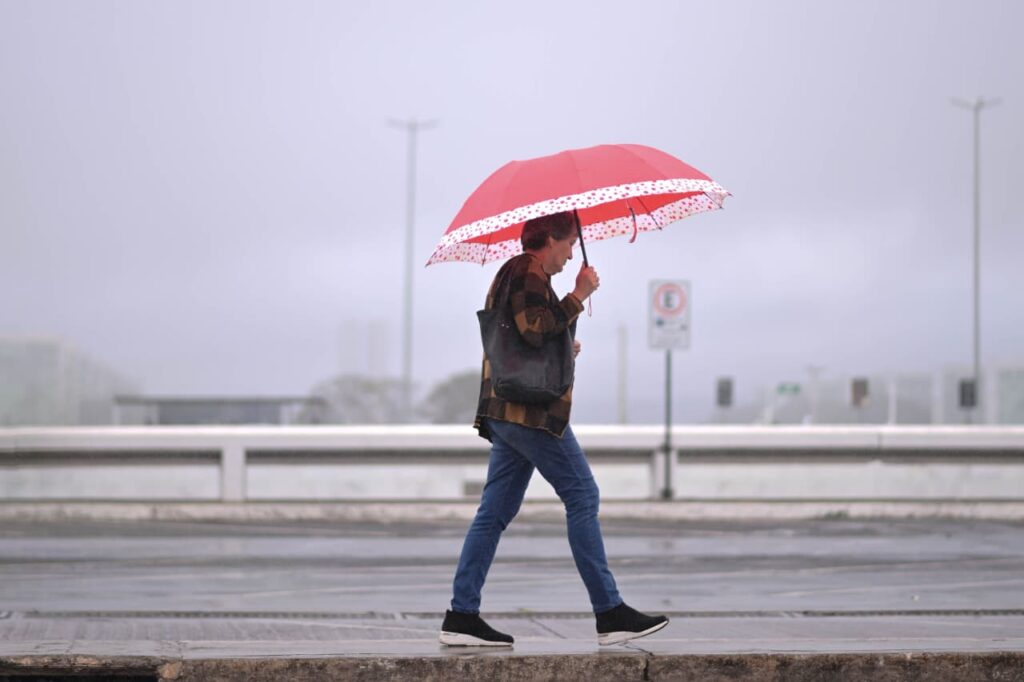 clima:-ciclone-causa-temporais-e-pode-haver-granizo-no-sul;-confira