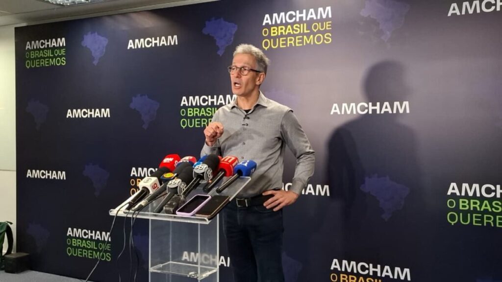 zema-diz-que-alcolumbre-“parece-ser-mais-um-intocavel”-no-caso-master