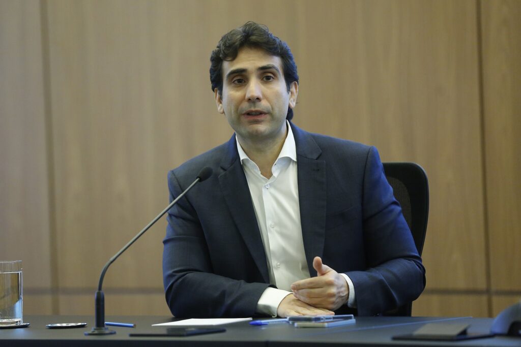 galipolo:-guerra-e-el-nino-pressionam-novo-corte-na-taxa-selic