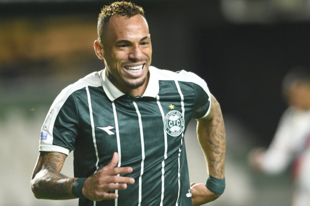 brasileirao:-em-jogo-de-cinco-gols,-coritiba-vence-bahia-de-virada