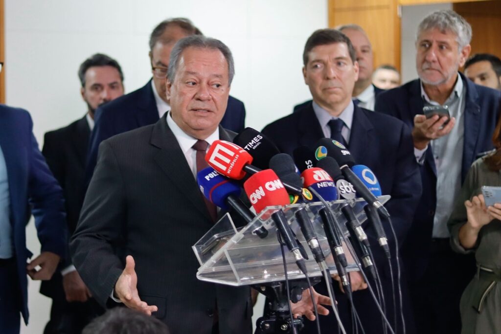 presidente-da-cni-diz-que-acordo-de-motta-e-lula-para-6×1-e-eleitoral